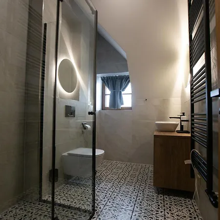 Lucny Raj Guest house