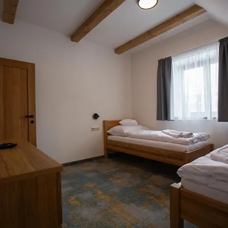 Lucny Raj 게스트하우스 Ždiar