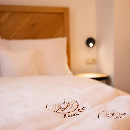 Lucny Raj Guest house